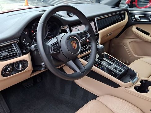 Certified 2023 Porsche Macan Turbo image 4