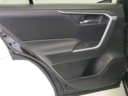 Used 2022 Toyota RAV4 XLE image 15