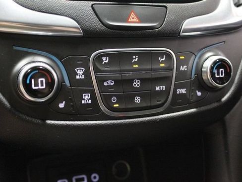 Used 2020 Chevrolet Equinox Premier FWD image 27