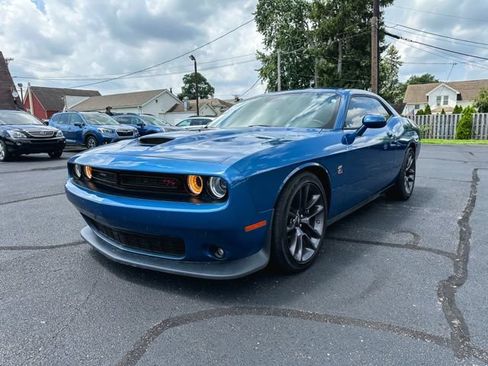 Used 2022 Dodge Challenger R/T Scat Pack RWD image 3