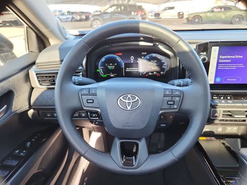 Certified 2025 Toyota Camry XLE image 19