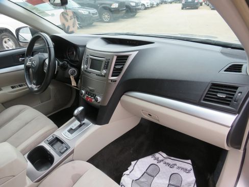 Used 2014 Subaru Outback 2.5i Premium w/ Moonroof Package image 25
