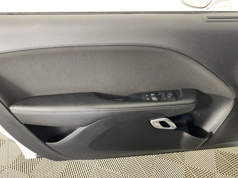 Used 2017 Dodge Challenger R/T image 12