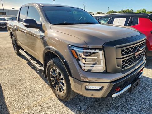 Used 2024 Nissan Titan PRO-4X w/ Pro-4x Convenience Package AWD/4WD image 1