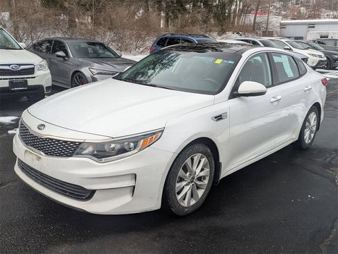 Used 2018 Kia Optima EX w/ Premium Package image 5