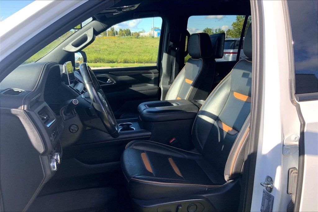 Used 2021 GMC Yukon AT4 w/ Rear Media and Nav Package AWD/4WD image 9