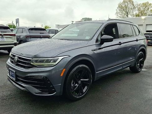 Certified 2023 Volkswagen Tiguan SE R-Line AWD/4WD image 5