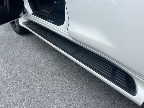 Used 2023 Lexus GX 460 Luxury w/ Sport Design Package image 11