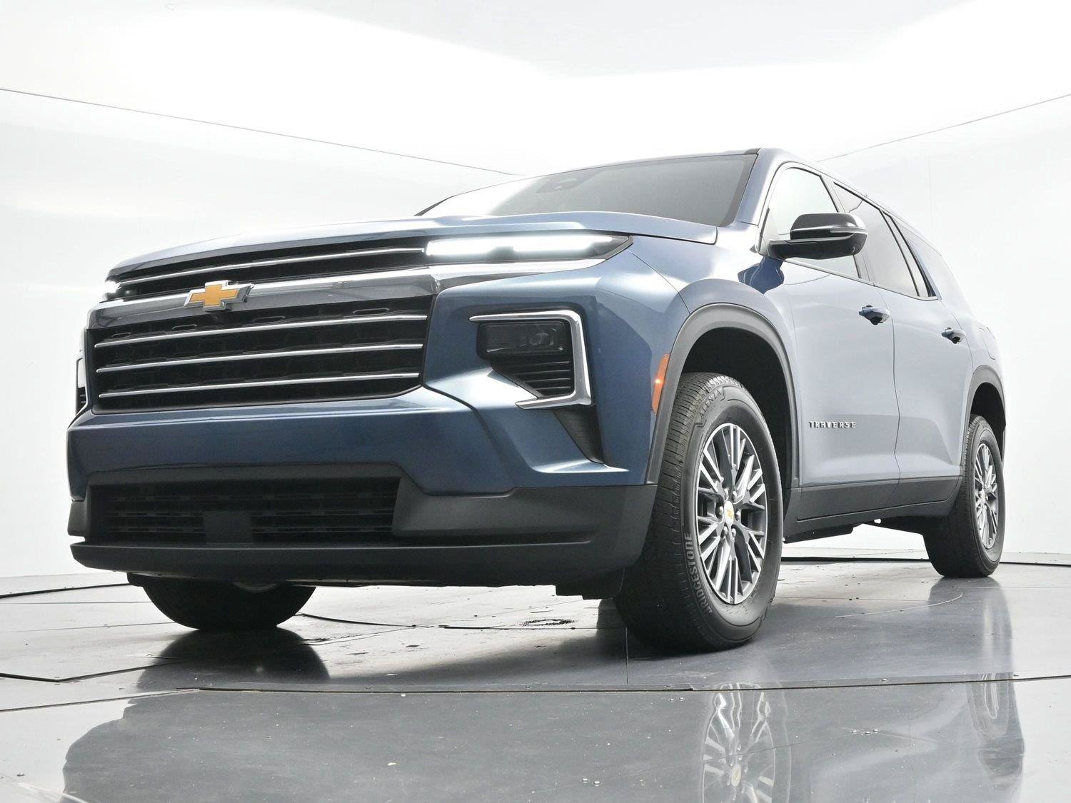 Used 2024 Chevrolet Traverse LT w/ LPO, Floor Liner Package FWD image 42