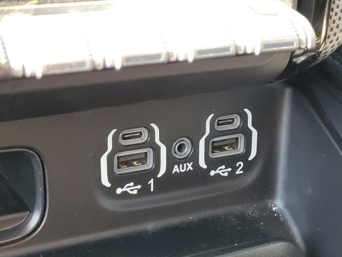 Used 2022 RAM 3500 Limited AWD/4WD image 22