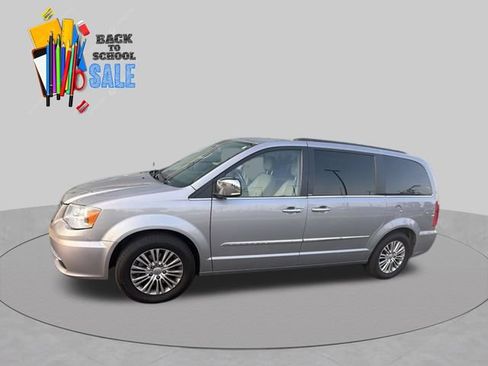 Used 2013 Chrysler Town & Country Touring-L w/ Driver Convenience Group FWD image 1