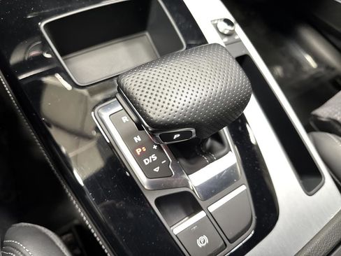Used 2023 Audi Q5 e Prestige w/ Prestige Package image 22