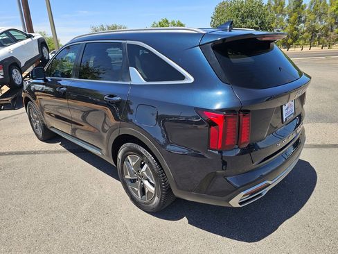 Used 2022 Kia Sorento S FWD image 5
