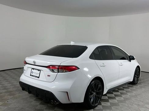 Used 2025 Toyota Corolla SE image 4