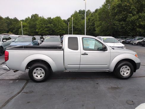 Used 2019 Nissan Frontier S RWD image 8