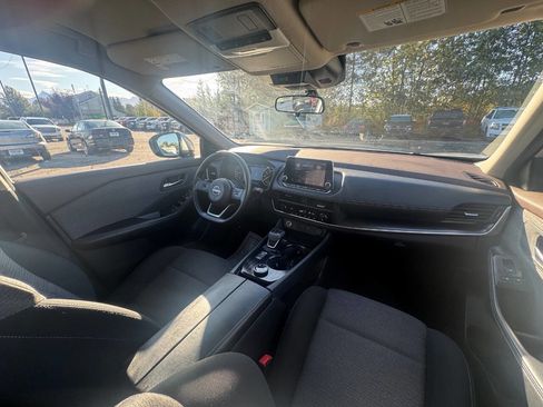 Used 2023 Nissan Rogue SV image 18