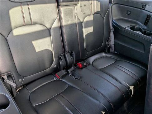 Used 2025 Honda Pilot Black Edition image 21