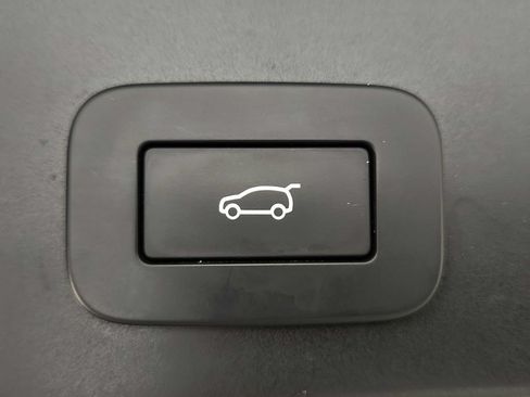 Used 2023 Land Rover Range Rover Evoque R-Dynamic S AWD/4WD image 33