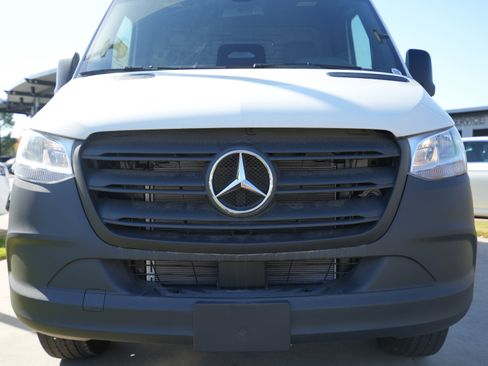 New 2025 Mercedes-Benz Sprinter 2500 image 10