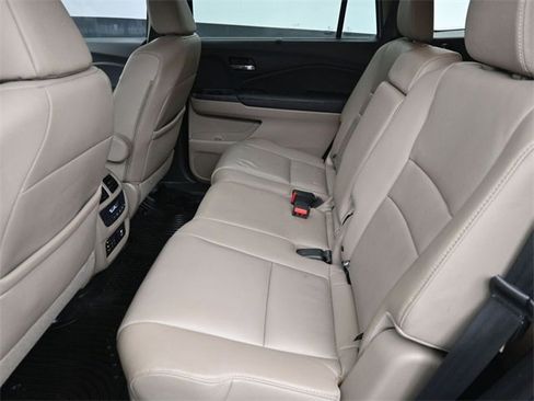 Used 2017 Honda Pilot Touring image 15