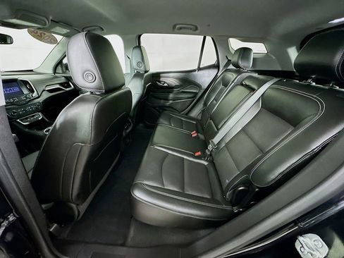 Used 2024 GMC Terrain SLT image 31