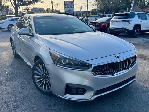 Used 2017 Kia Cadenza Technology FWD image 10