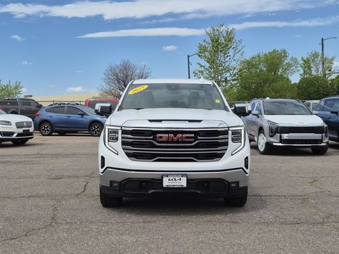 Used 2025 GMC Sierra 1500 SLT AWD/4WD image 3