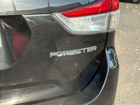 Used 2024 Subaru Forester Limited image 11