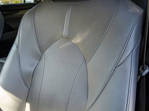 Used 2022 Toyota Highlander Limited image 28