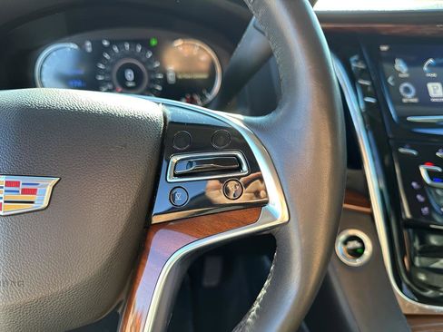 Used 2016 Cadillac Escalade Premium image 31