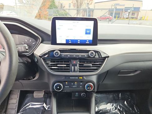 Used 2021 Ford Escape SE image 15