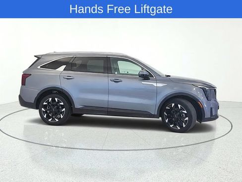 Used 2025 Kia Sorento EX FWD image 7