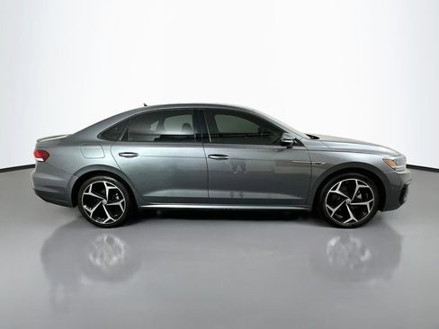 Used 2022 Volkswagen Passat 2.0T R-Line FWD image 4