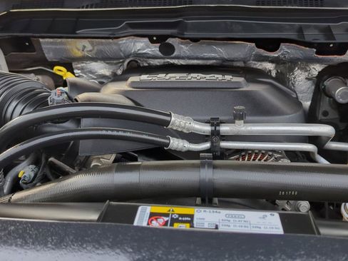 Used 2017 RAM 3500 Big Horn w/ Sport Appearance Group image 9