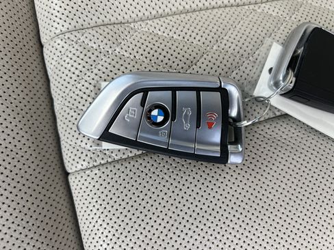 Used 2020 BMW 740i w/ Premium Package RWD image 35