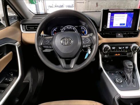 Certified 2024 Toyota RAV4 LE AWD/4WD image 6