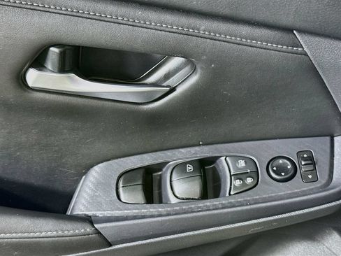 Certified 2024 Nissan Sentra SV FWD image 22