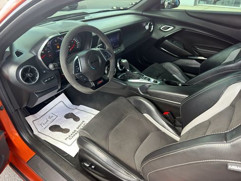 Used 2022 Chevrolet Camaro SS RWD image 9