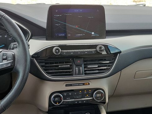 Used 2021 Ford Escape SE w/ SE Sport Appearance Package image 10