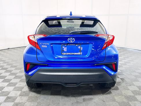 Used 2021 Toyota C-HR XLE FWD image 4