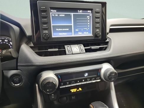 Used 2019 Toyota RAV4 XLE Premium image 32