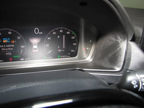 Used 2025 Honda Accord Touring image 4