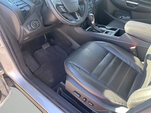 Used 2017 Ford Escape Titanium image 25