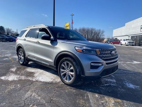 Used 2023 Ford Explorer Limited image 2