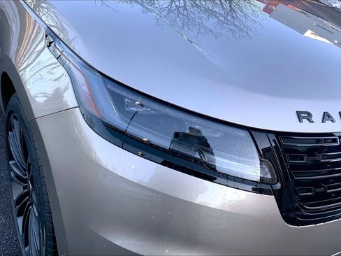 New 2026 Land Rover Range Rover Velar Dynamic SE image 13