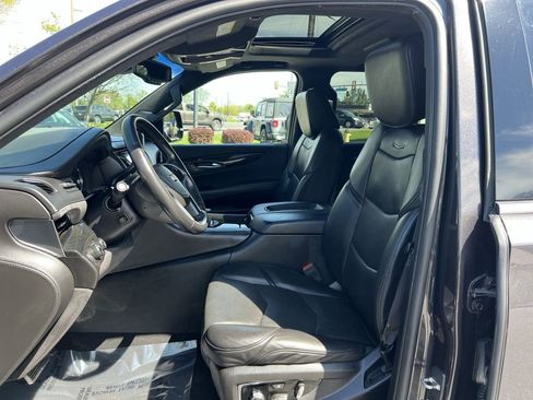 Used 2016 Cadillac Escalade Platinum image 21