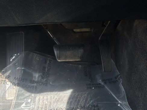 Used 2016 Chrysler 300 C RWD image 28