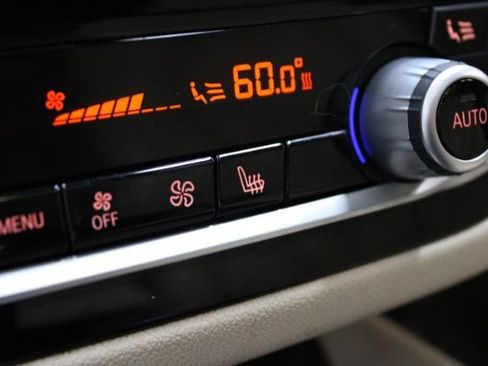 Used 2018 BMW 540i xDrive w/ Premium Package image 22