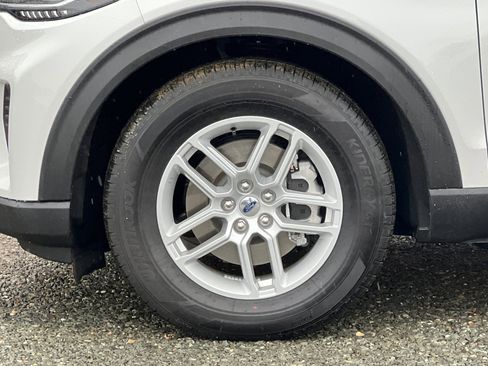 Used 2025 Ford Explorer Active image 27