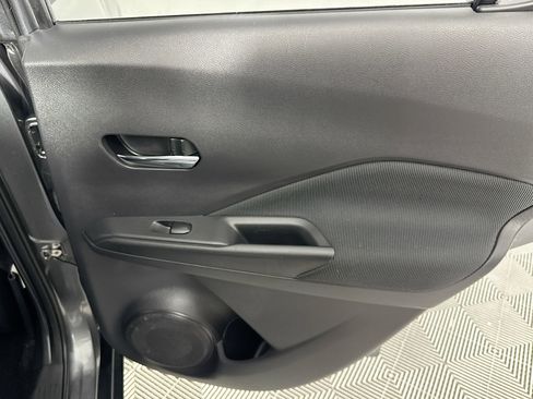 Used 2019 Nissan Kicks SV image 27